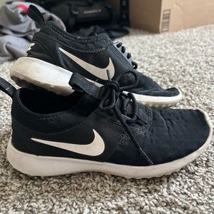 nike black sneakers